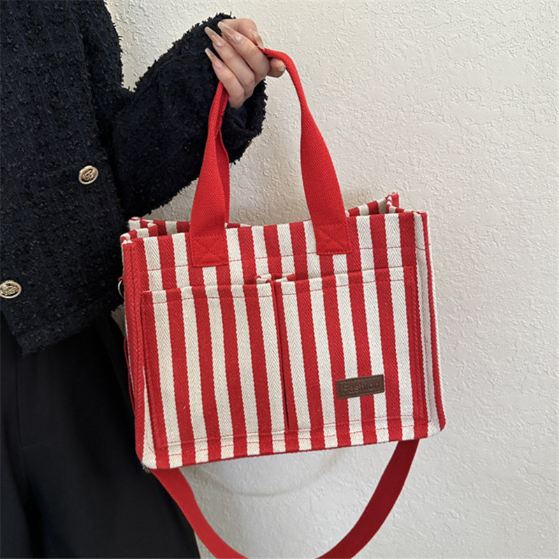 Cool Street Handbag, Large Cap - огляд і ціна Women'S Bags Cross Body